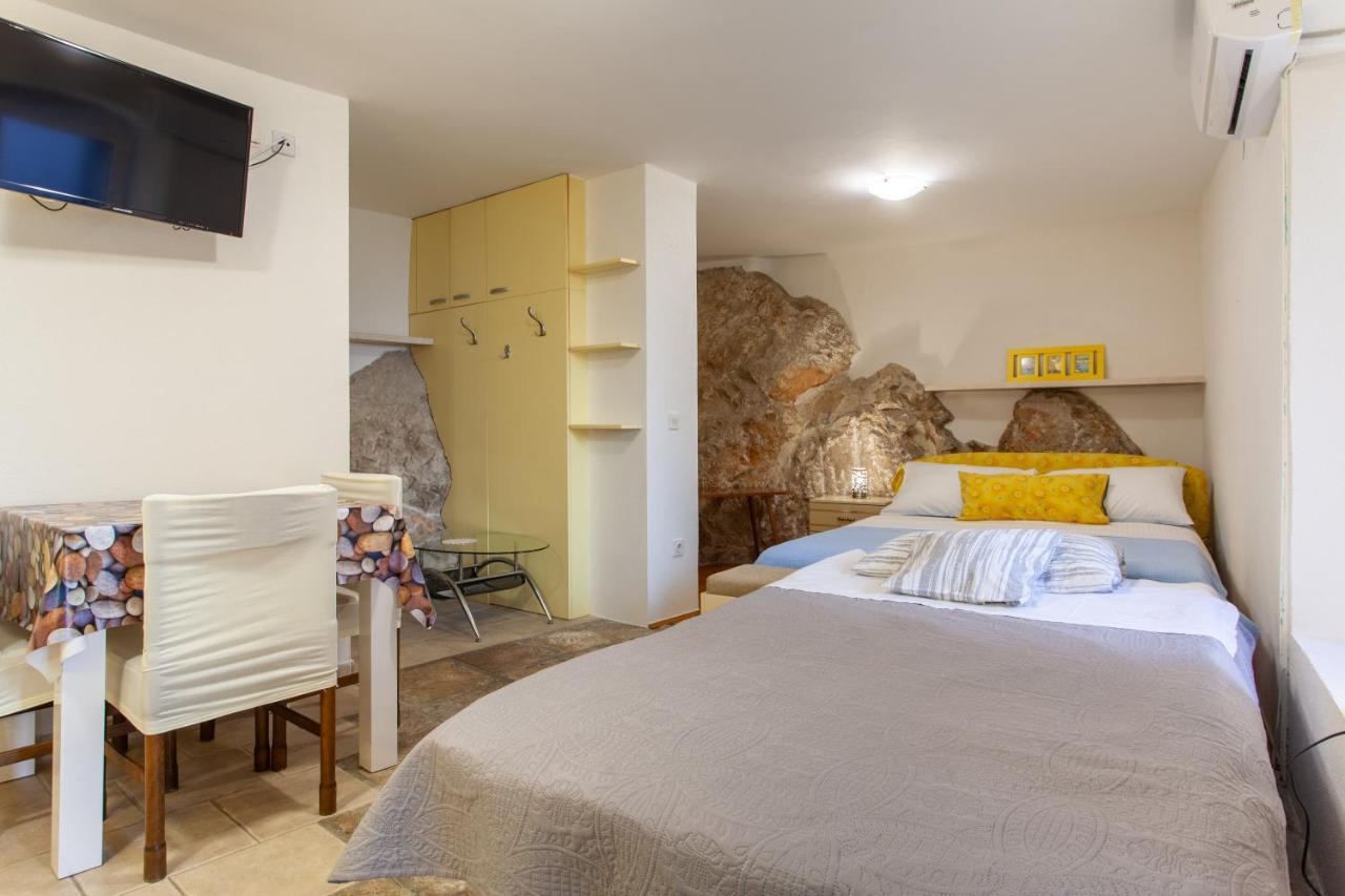 Room M Крес Екстериор снимка