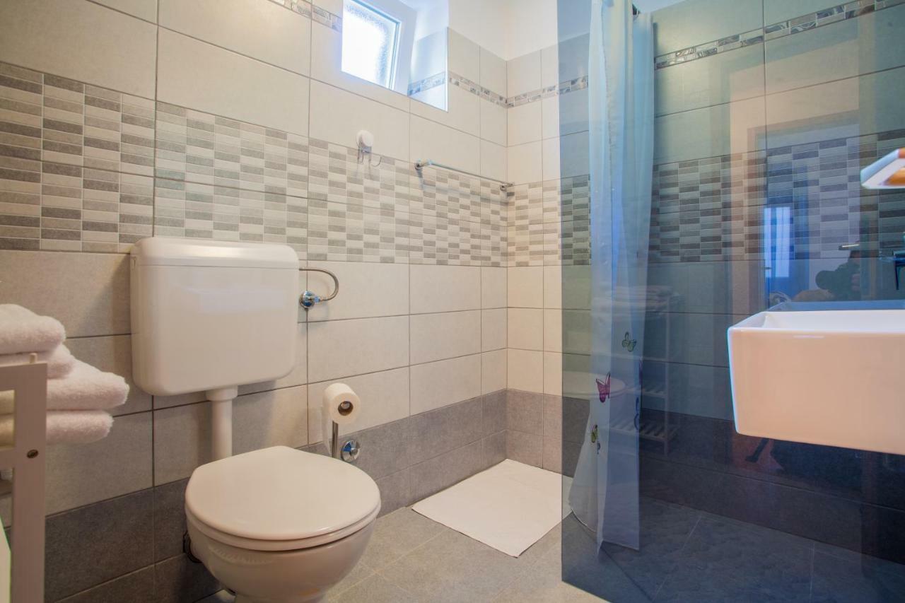 Room M Крес Екстериор снимка