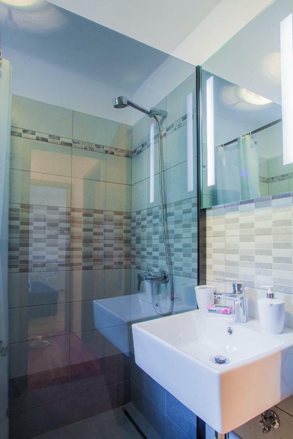Room M Крес Екстериор снимка